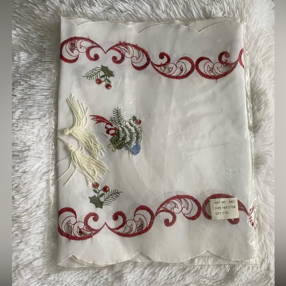 Festive Table Runner